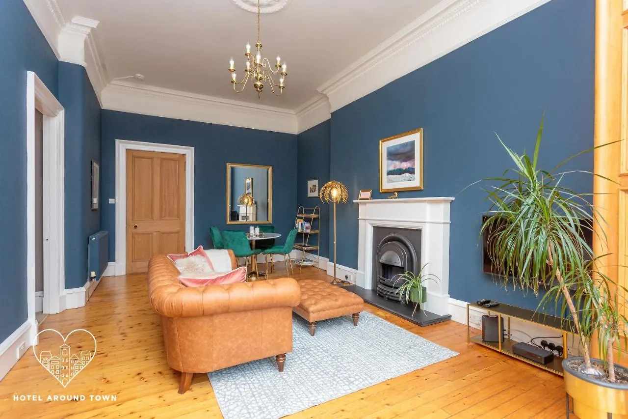 South Learmonth Gardens Apartment location
